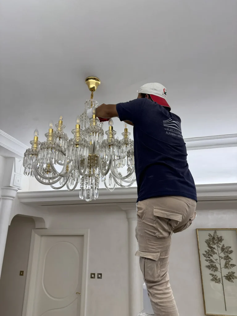 خدمة تنظيف الثريات فى ابوظبى