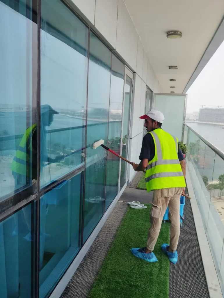 خدمات التنظيف العميق في ابوظبي