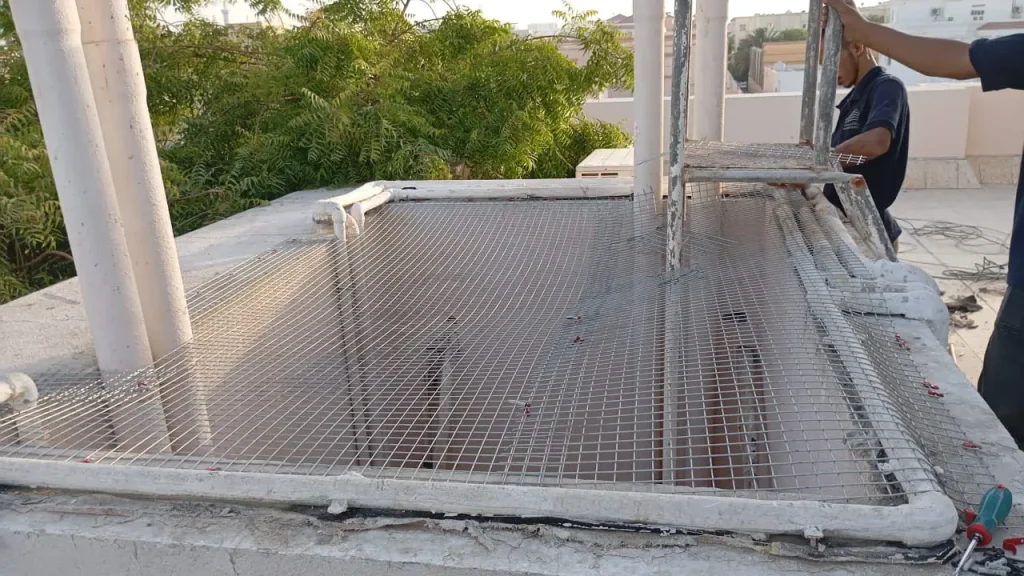 Control pigeons and birds