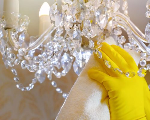 خدمة تنظيف الثريات فى ابوظبى